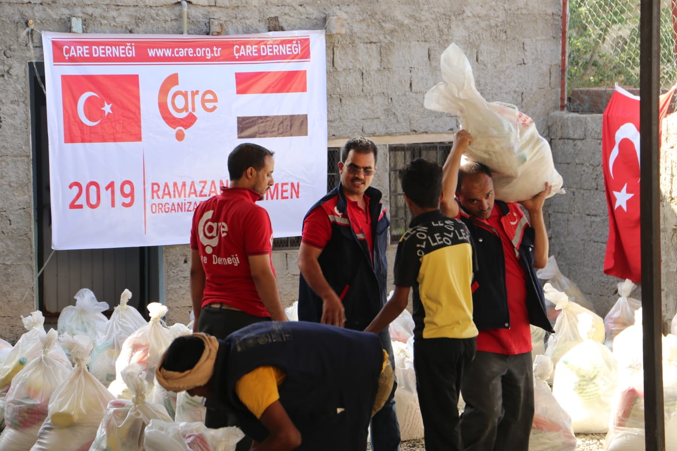 Yemenli Kardeşlerimize Ramazan Yardımlarını Ulaştırdık