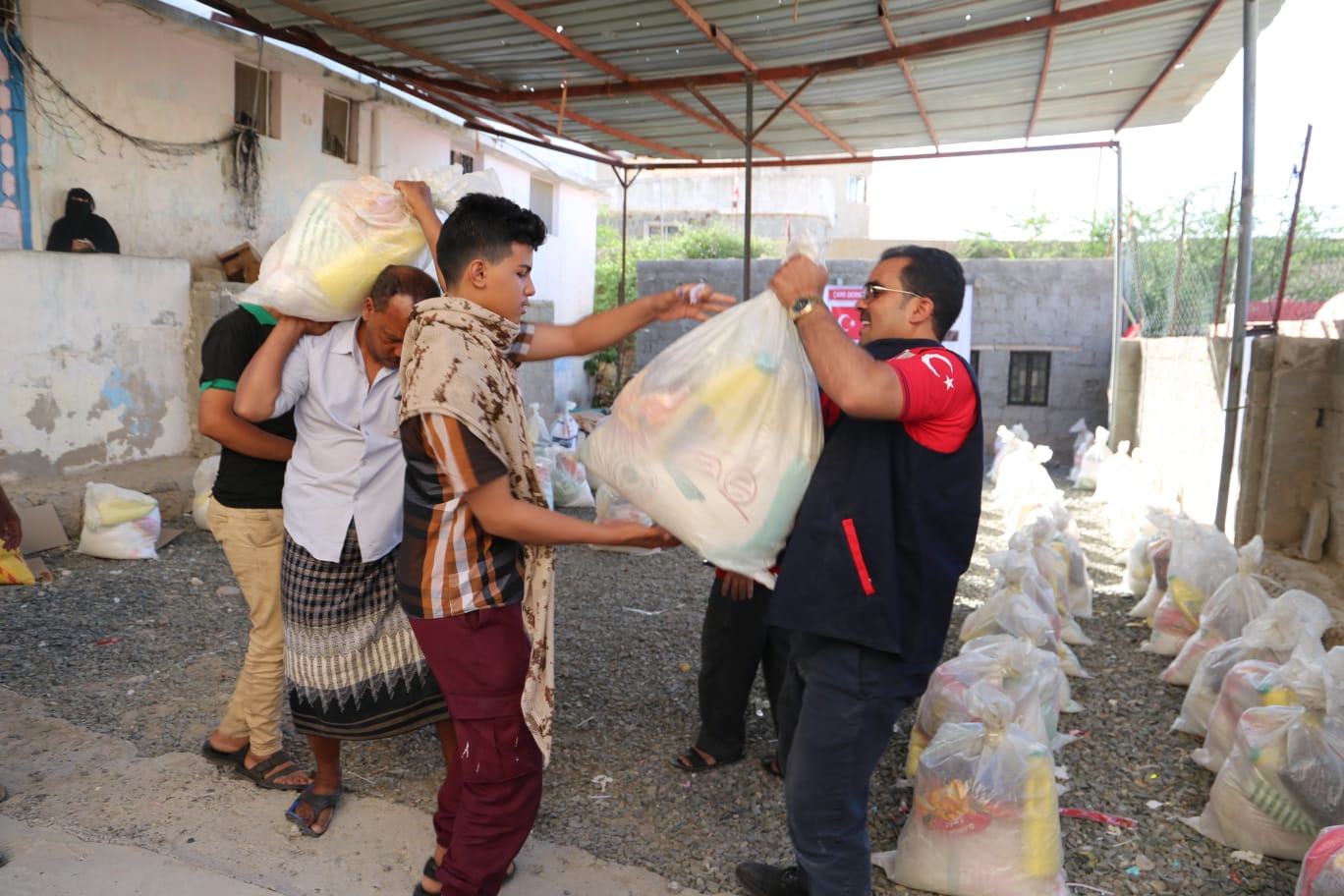 Yemenli Kardeşlerimize Ramazan Yardımlarını Ulaştırdık