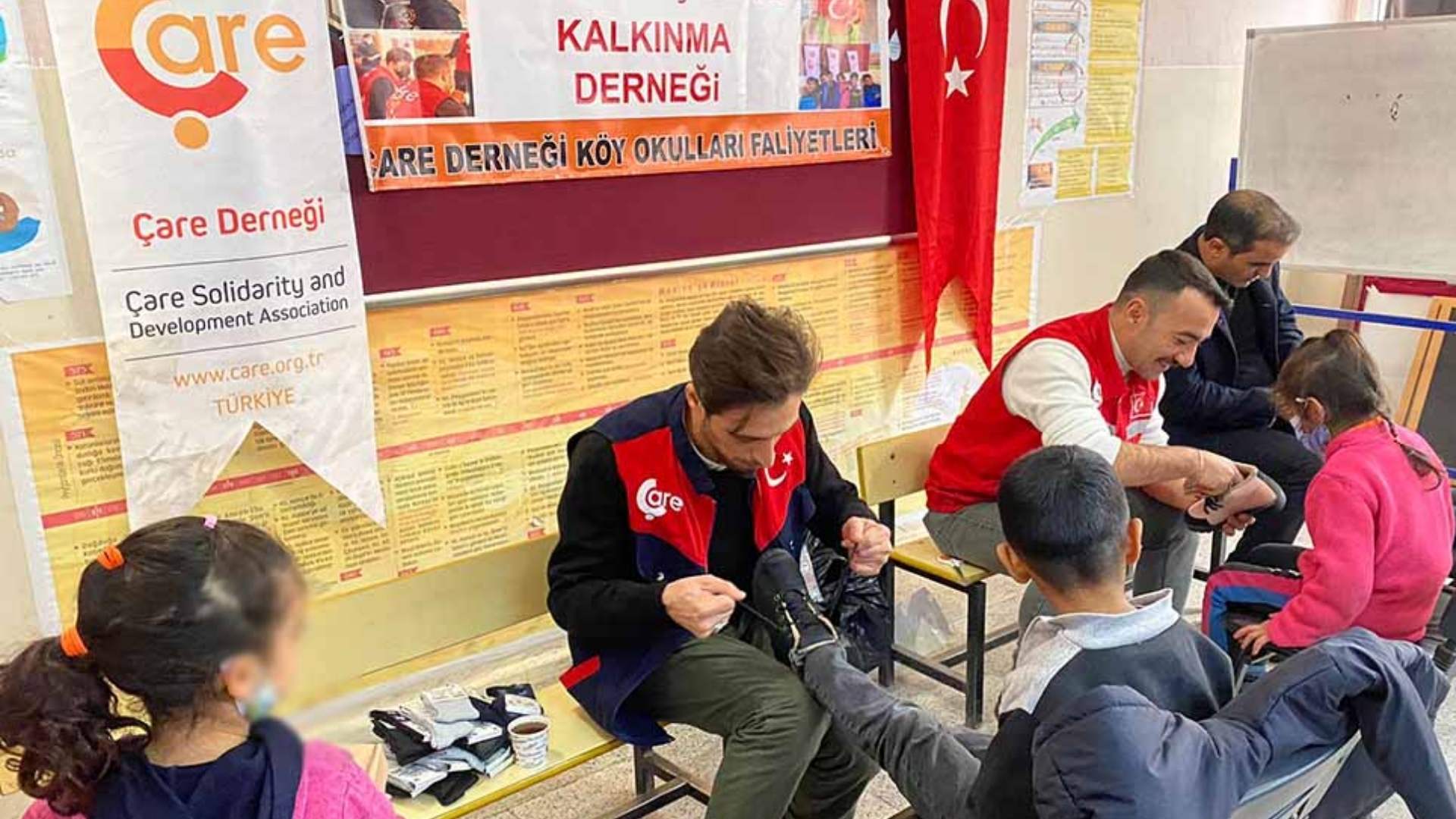 Elâzığ, Köy Okulu Öğrencilerine Kış Yardımı